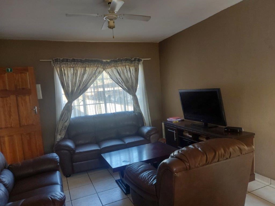 2 Bedroom Property for Sale in Rustenburg Central North West